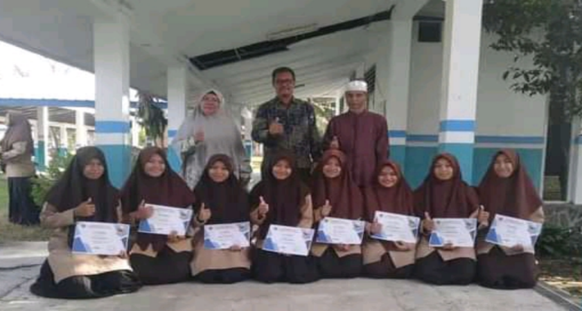 PENGHARGAAN DINUR ISLAM KEPADA SISWA AKTIF SELAMA BULAN RAMADAN