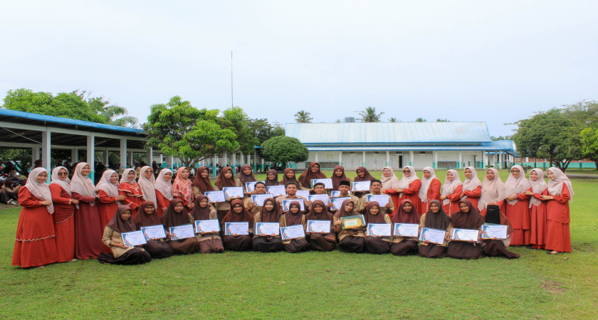 PEMBAGIAN RAPORT SISWA MAN 2 ACEH BARAT SEMESTER GANJIL TP. 2024/2025